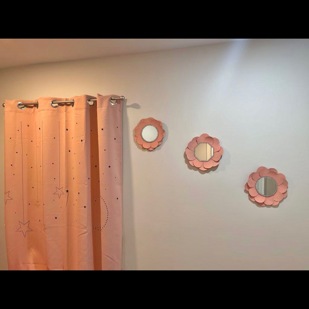 Hanging wall decor